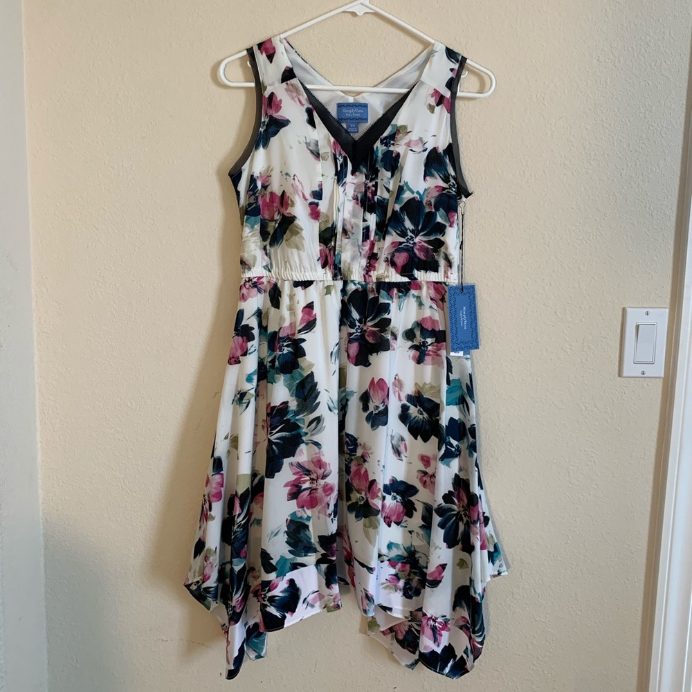 Vera Wang NWT petit floral dress